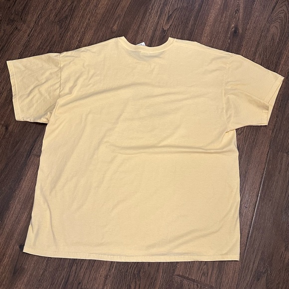 vintage Women’s Light Yellow Cat Graphic T-Shirt - Picture 6 of 6